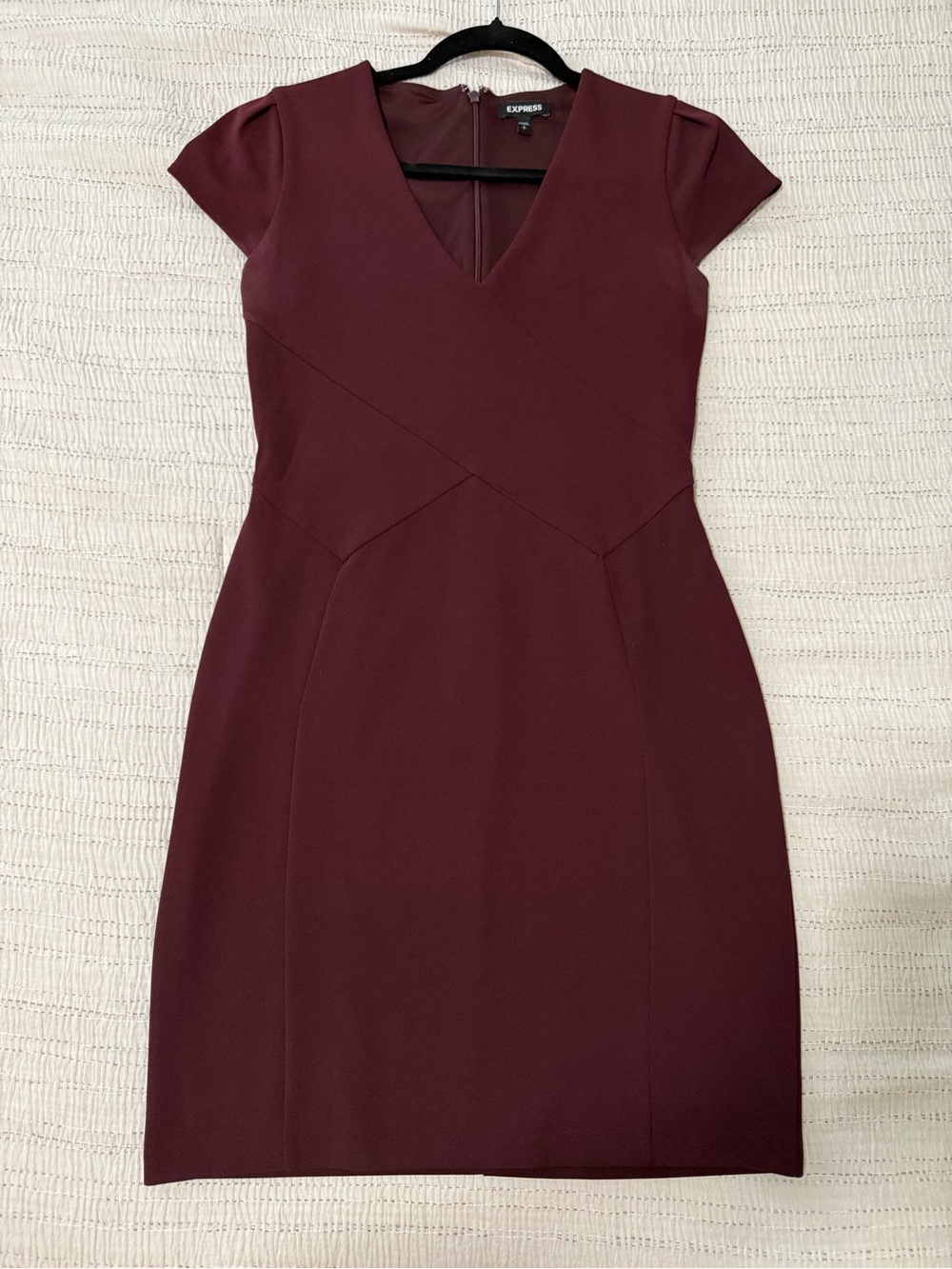 Express Women's V-Neck Cap Sleeve Sheath Dress - Burgundy